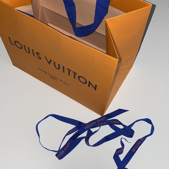 New auth Louis Vuitton Paris gift shopping paper package bag logo blue ribbons - Picture 3 of 6